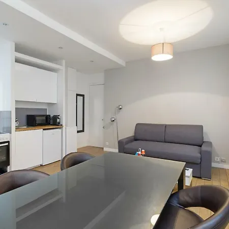3 People Place Trocadero Apartment Paris