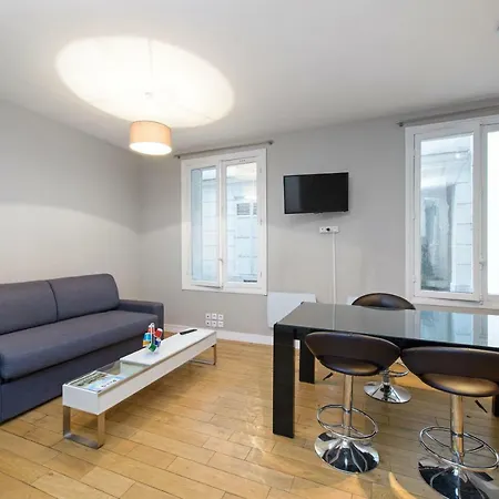 3 People Place Trocadero Apartment Paris