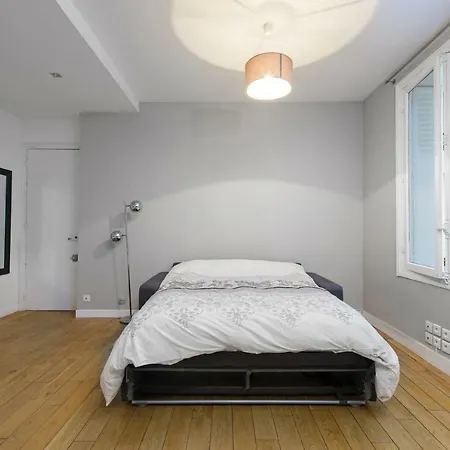 3 People Place Trocadero Apartment Paris